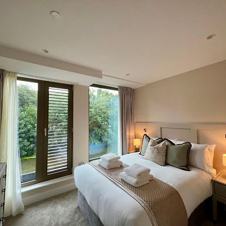 The Noir Blanc Retreat At Ryedale House Apartment York Exterior photo