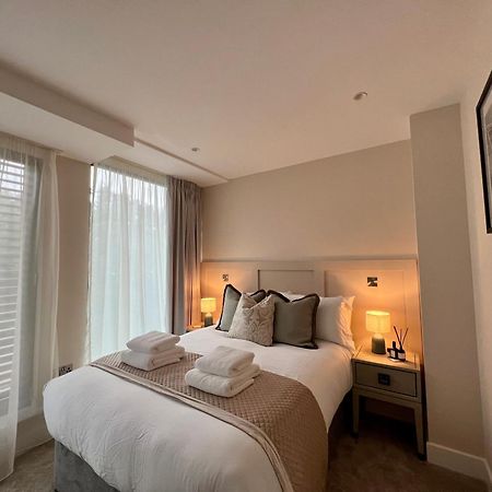The Noir Blanc Retreat At Ryedale House Apartment York Exterior photo