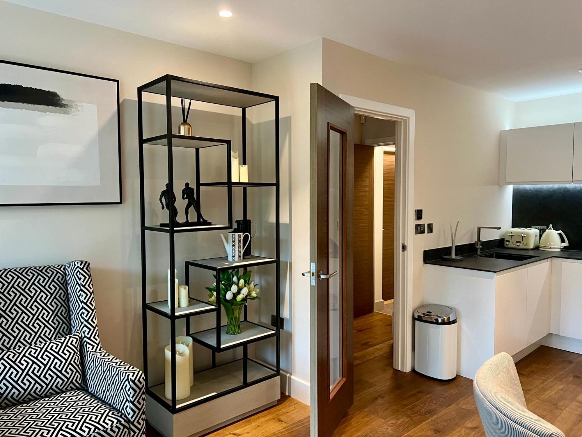 The Noir Blanc Retreat At Ryedale House Apartment York Exterior photo