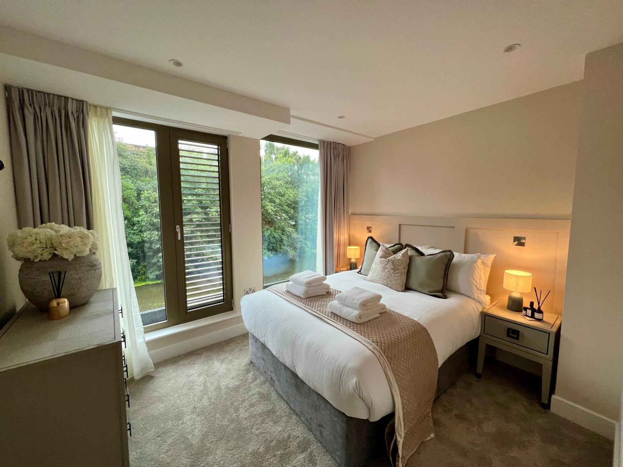 The Noir Blanc Retreat At Ryedale House Apartment York Exterior photo