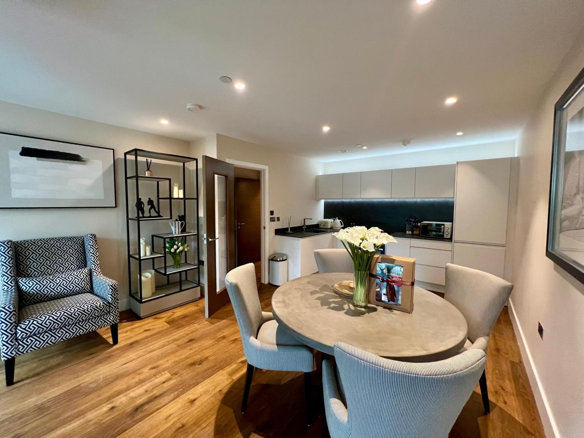 The Noir Blanc Retreat At Ryedale House Apartment York Exterior photo